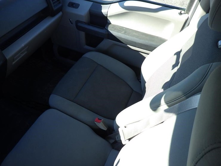 2020-ford-f150-image-29