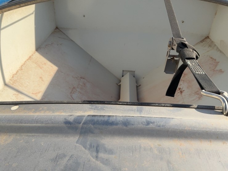 loftness-fs800-fertilizer-spreader-image-45