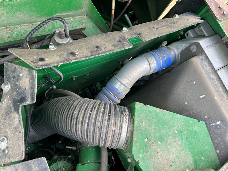 #38409-•-2014-john-deere-s680s-prwd-combine-image-66