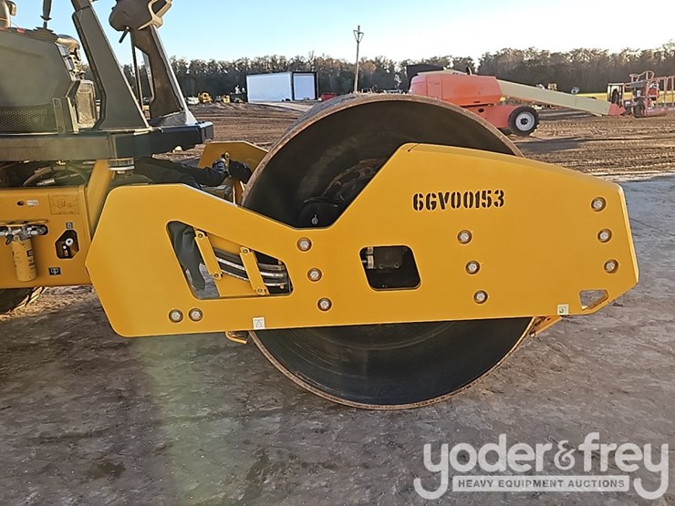 2024-caterpillar-cs10gc-image-10