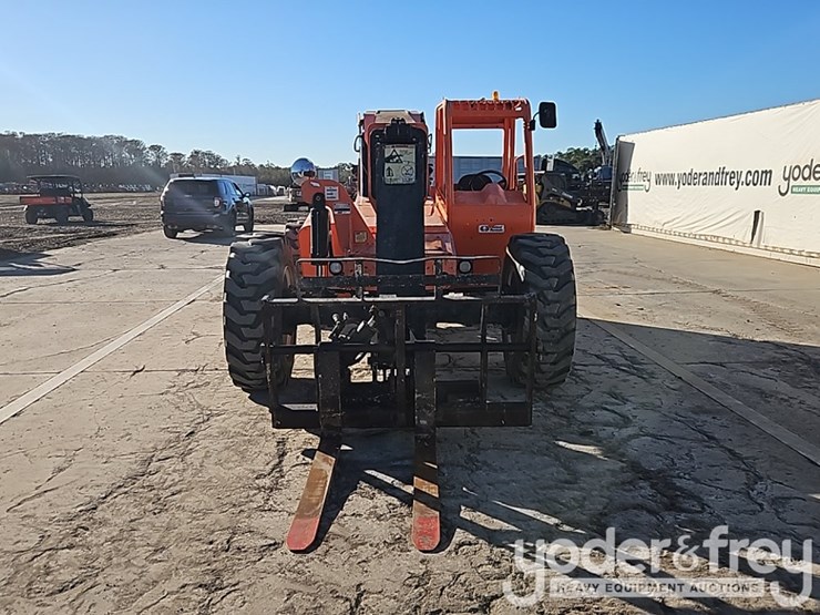 2016-sky-trak-8042-image-13