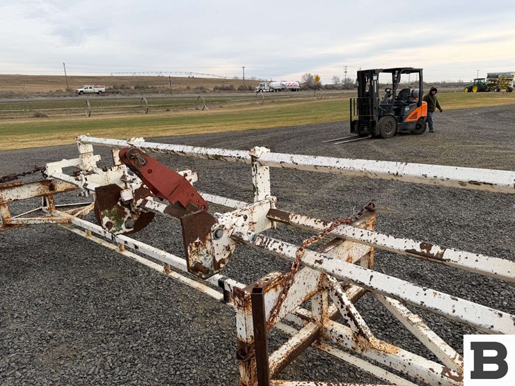 13'-toolbar-w/-custom-carrier-cart-image-9