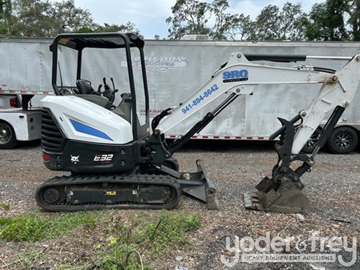 2023-bobcat-e32-image-3