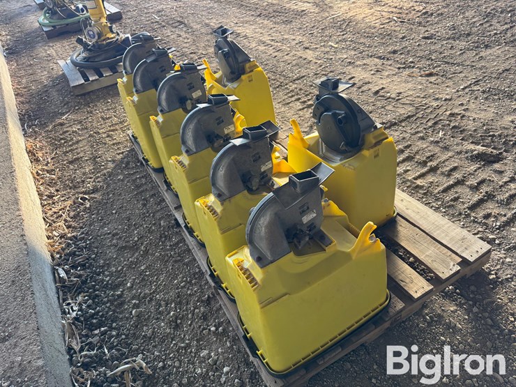 john-deere-max-emerge-planter-boxes-w/precision-planting-seed-units-image-3