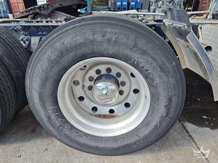 2022-mack-pinnacle-t/a-wet-kit-day-cab-truck-tractor-image-42