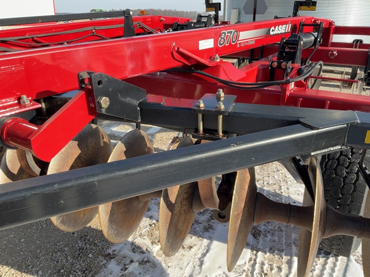 case-ih-870-ecolo-tiger-disc-ripper-image-16