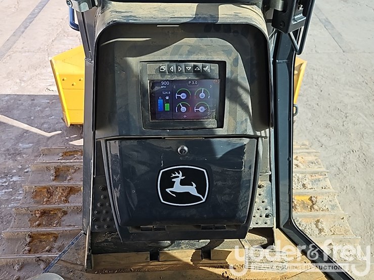 2022-deere-450k-image-34