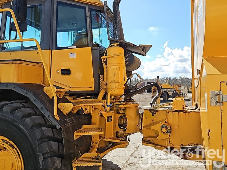 2005-volvo-a30-image-13