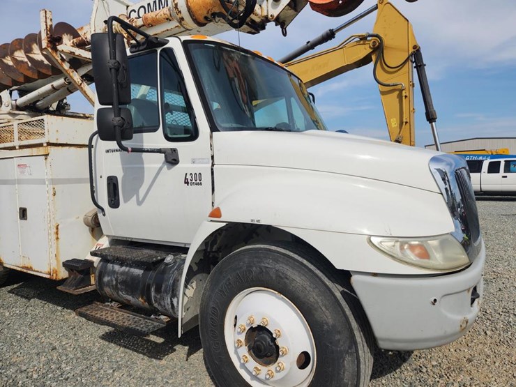 2003-international-durastar-4300-image-16
