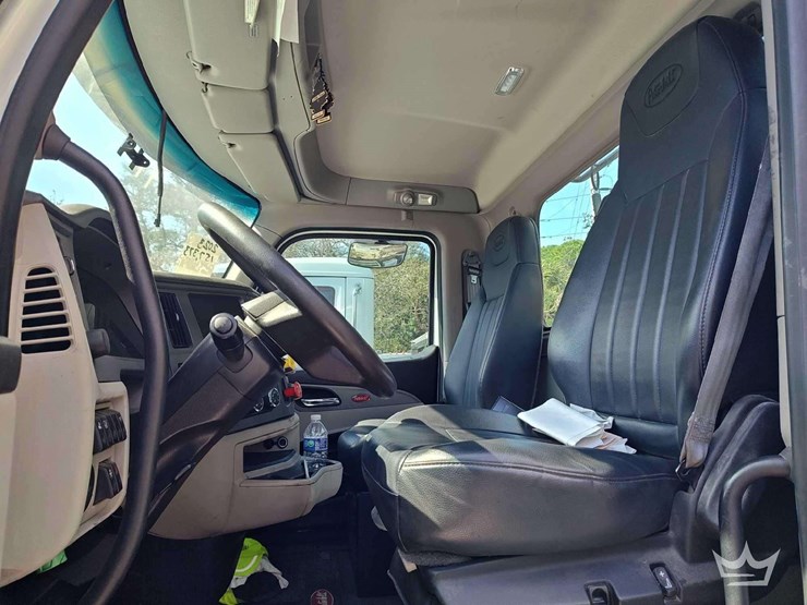 2023-peterbilt-567-t/a-wet-kit-day-cab-truck-tractor-image-20