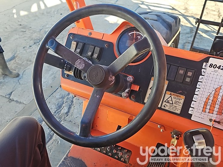 2016-sky-trak-8042-image-26