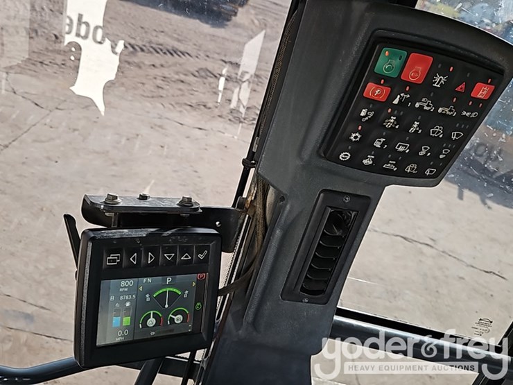 2017-deere-672g-image-33