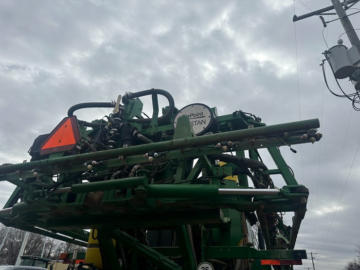 2014-john-deere-r4038-image-21