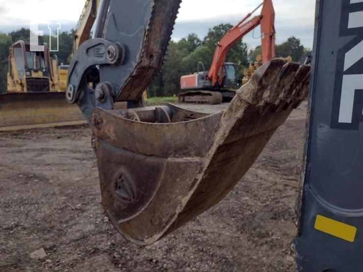 2019-deere-310sl-image-33