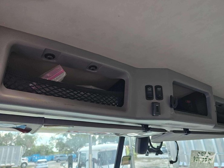 2020-mack-anthem-t/a-wet-kit-day-cab-truck-tractor-image-13