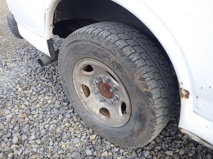 2005-chevrolet-express-2500-image-19