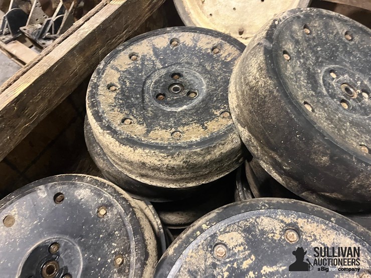 planter-closing-wheels-image-16