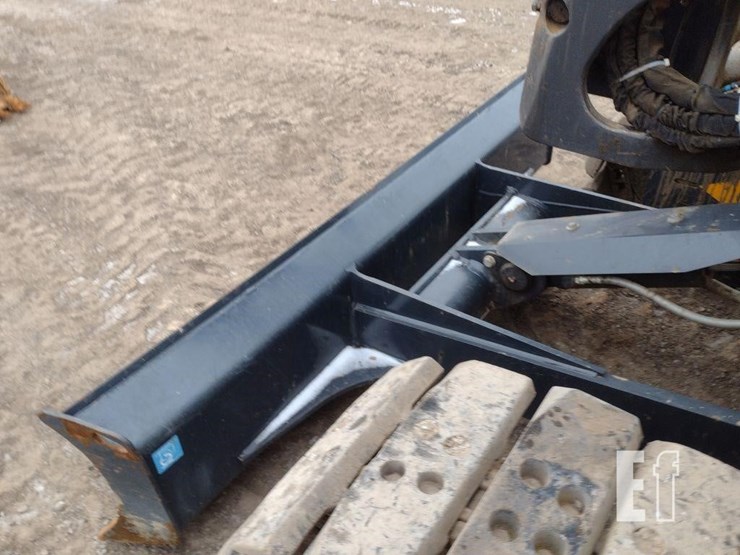 2021-deere-85g-image-24