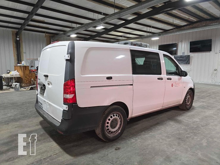 2017-mercedes-benz-metris-image-3