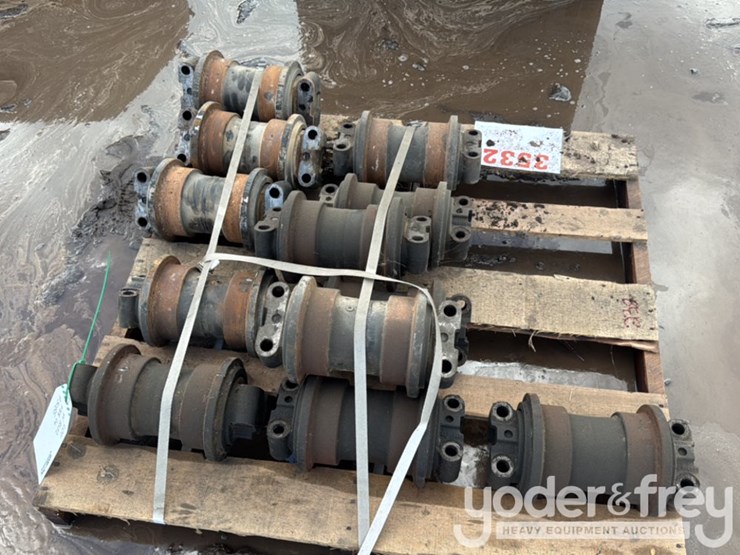 pallet-of-track-rollers-image-5