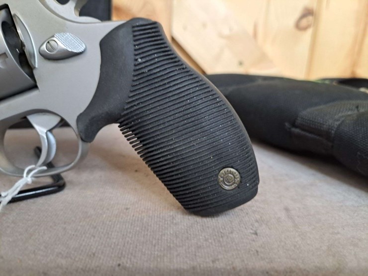 taurus-judge-.45-colt/.410-da-revolver-image-3