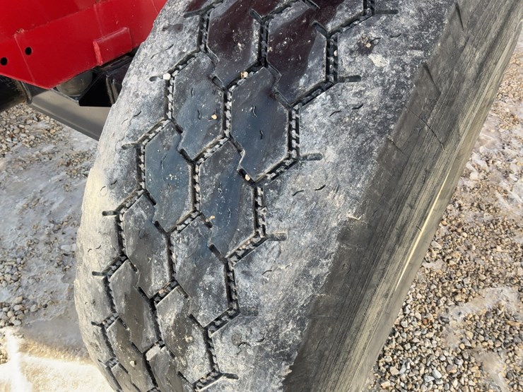 j&m-555-gravity-wagon-image-34