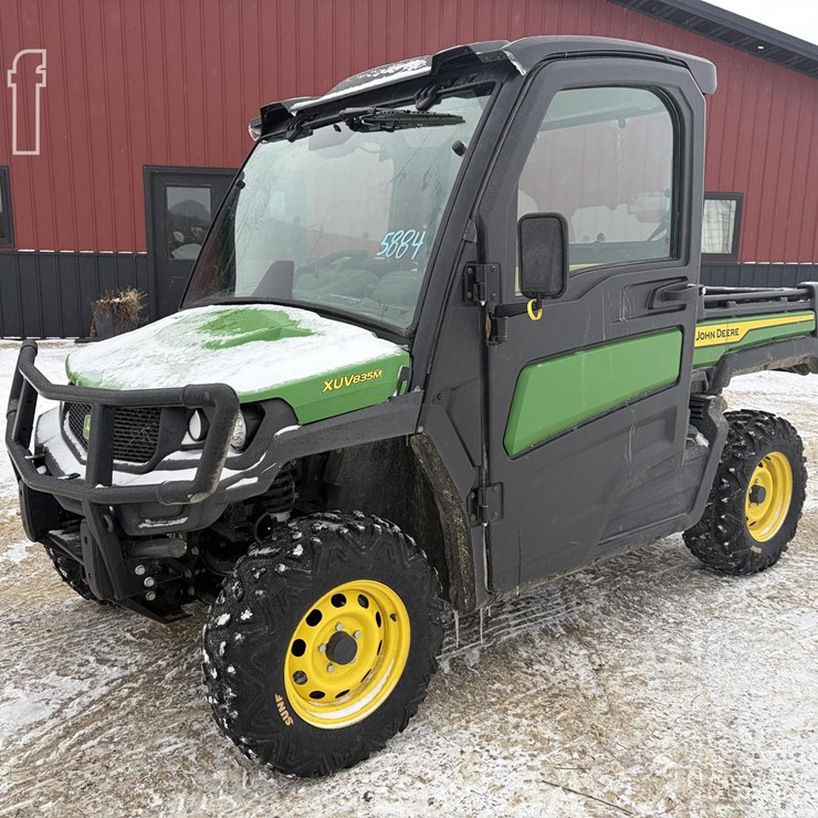 JOHN DEERE GATOR XUV 835M