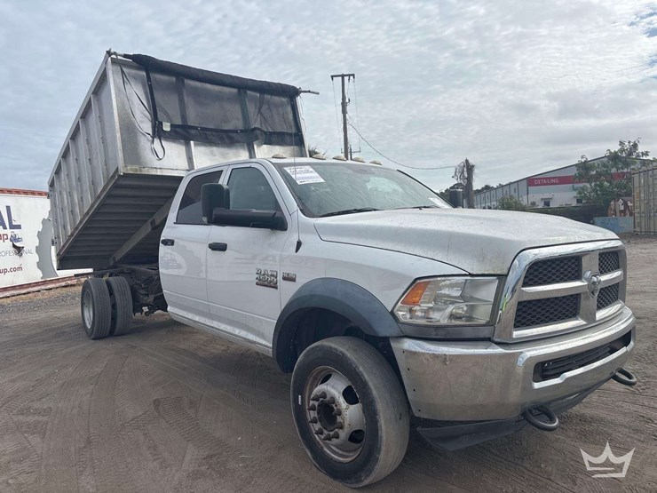 2016-ram-4500-crew-cab-landscape-dump-truck-image-3