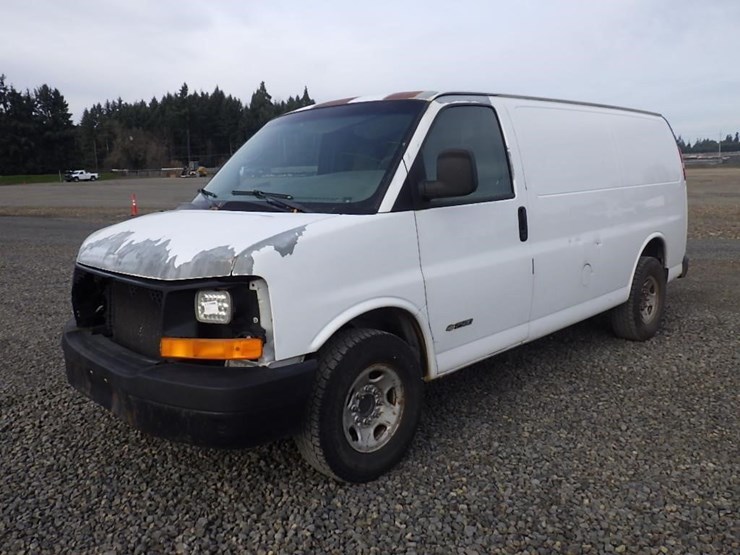 2005-chevrolet-express-2500-image-1