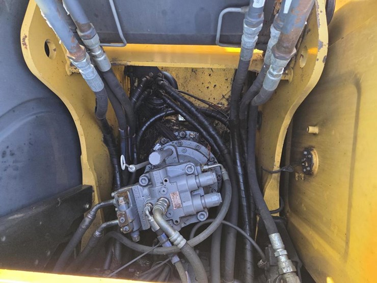 2012-deere-160d-lc-image-34