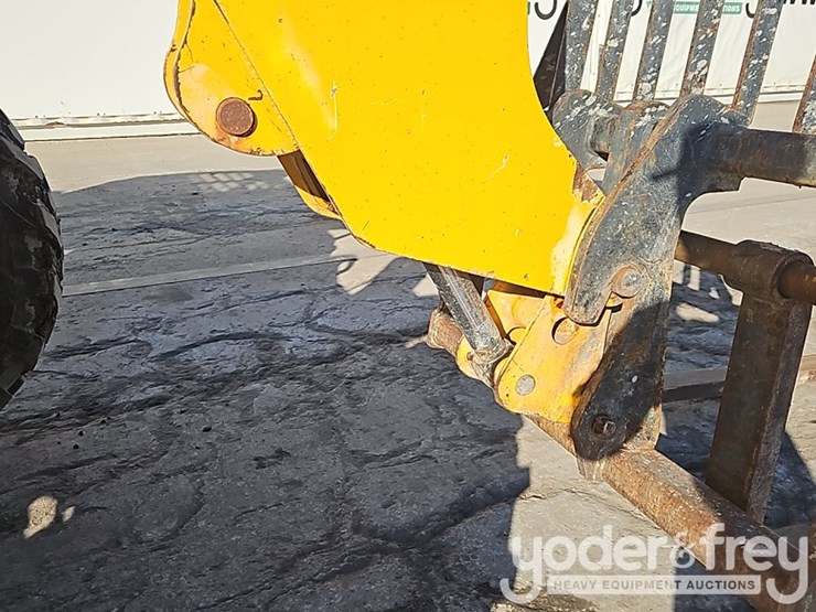 2016-jcb-507-42-image-11