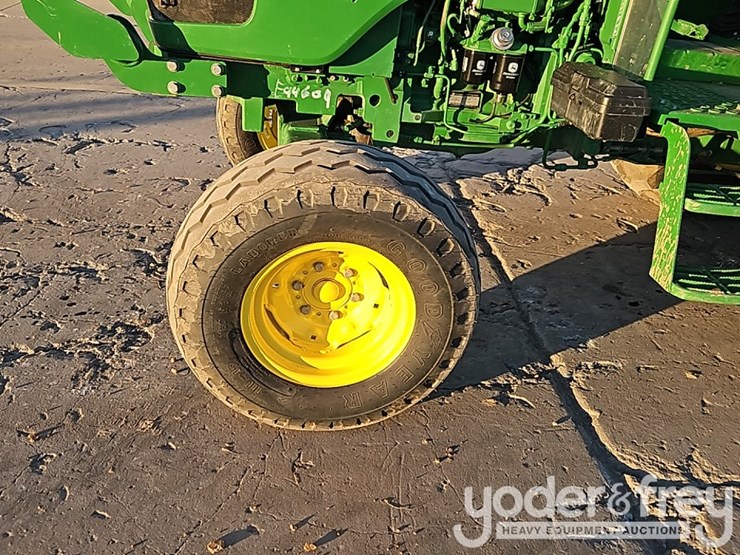 2024-john-deere-5075e-image-11