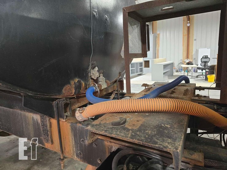 1998-ford-f800-image-17