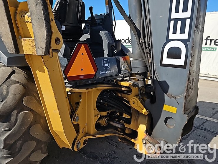 2015-deere-410l-image-19
