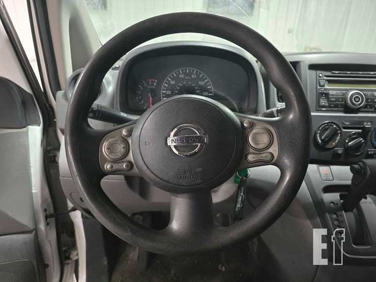 2014-nissan-nv200-image-10