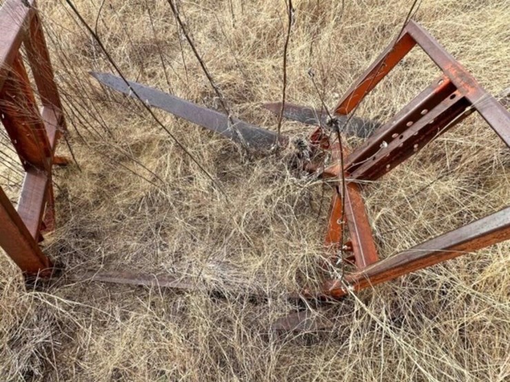 3-graves-hay-forks-&-hay-trailer-image-6