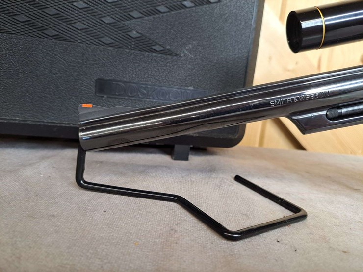 smith-&-wesson-model-29-2-.44-magnum-da-revolver-image-8