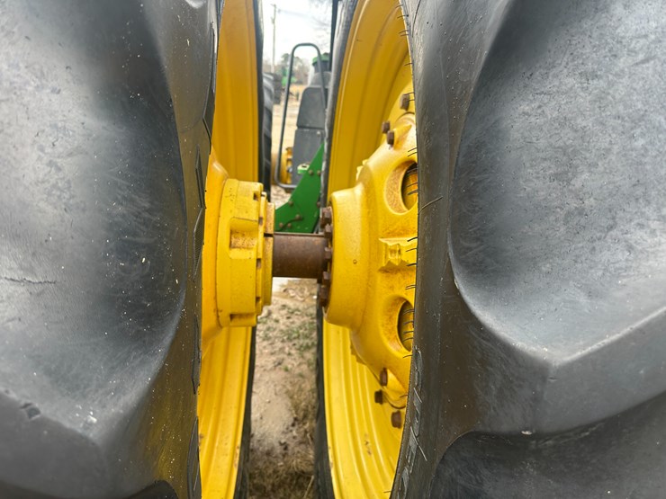 2010-john-deere-8345r-image-15