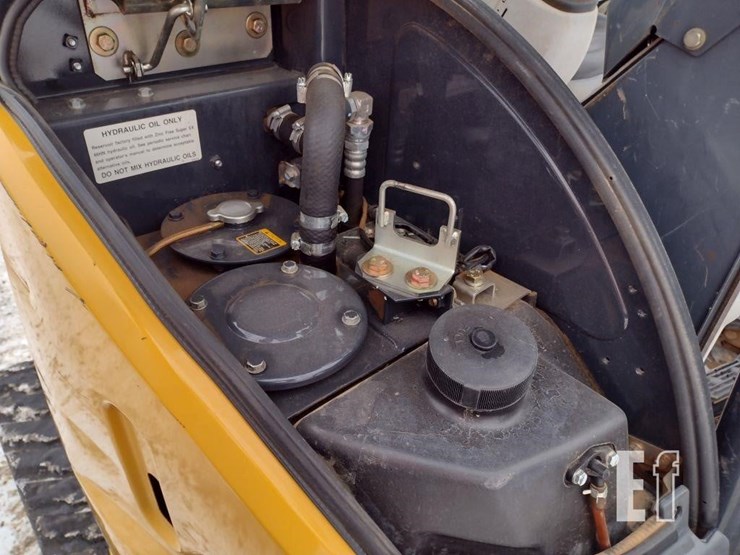 2016-deere-35g-image-42