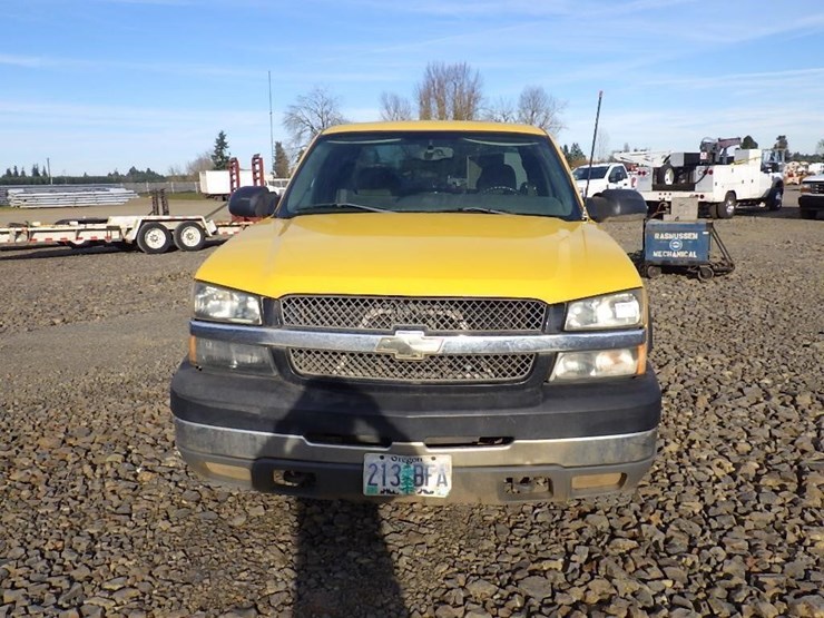 2004-chevrolet-2500-image-2