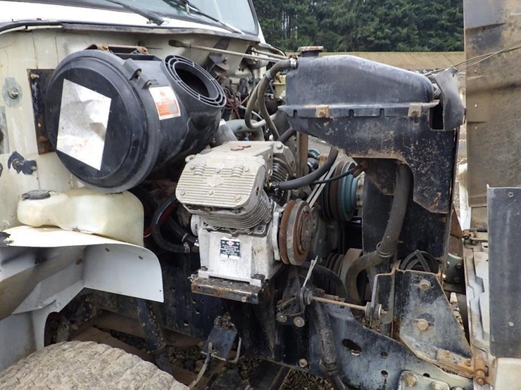 1991-international-4700-image-21