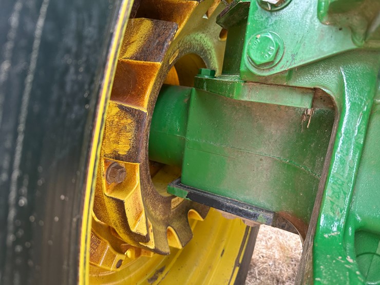 2013-john-deere-9560r-image-17