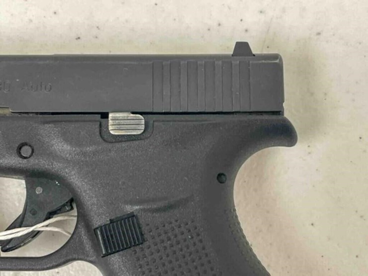 glock-pistol-image-10