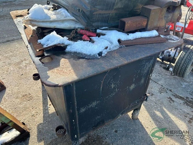 steel-work-bench/cabinet-with-vise-image-3