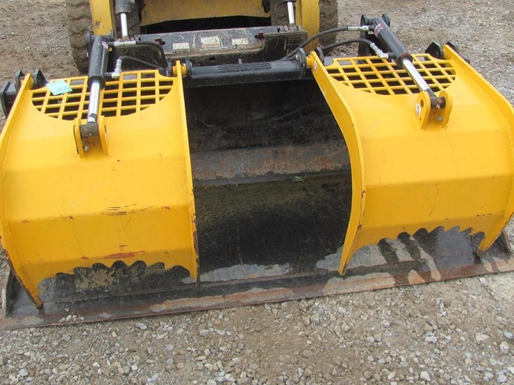 (inv.53044)-mast-72bkg-72"-grapple-bucket-skid-loader-attachment-image-2