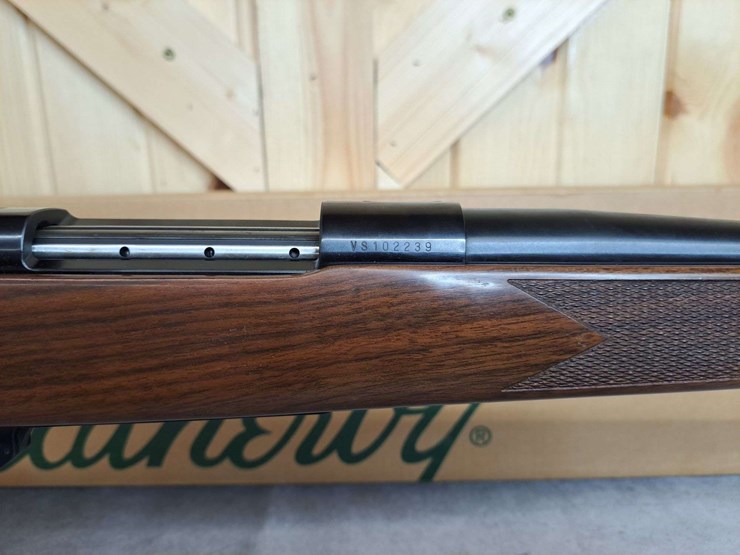 weatherby-vanguard-.300-wby-magnum-bolt-rifle-image-13