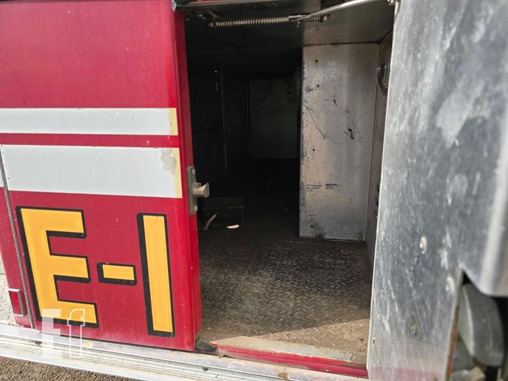 1993-freightliner-fl80-image-16