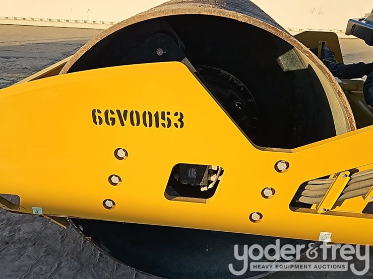 2024-caterpillar-cs10gc-image-14