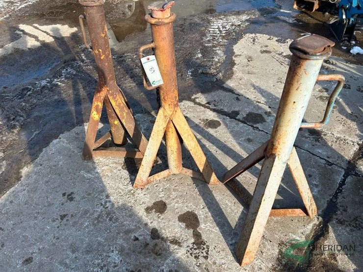 (3)-jack-stands-image-1