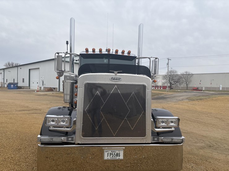 2006-peterbilt-379-image-6